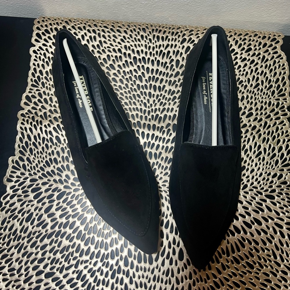 NWT Black Pointed Toe Suede Flats – Size 7.5